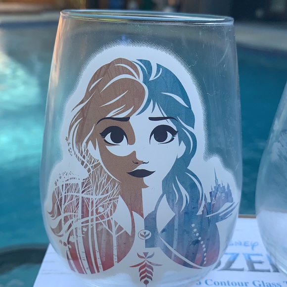 New Disney Frozen ll Glass Thumblers - Picture 3 of 8